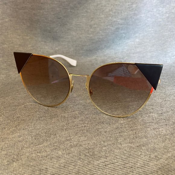 Fendi cat eye sunglasses for women main image 2
